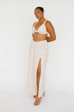 Levana Midi Skirt -SABO™ Shop 04b503f2 5cf2 47b0 8cb4 5fe5d9c10450