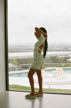 Backless Liloh Dress 21 Backless Liloh Dress -SABO™ Shop 68ca45e9 a1a9 4cd6 89c6 425e50a37387